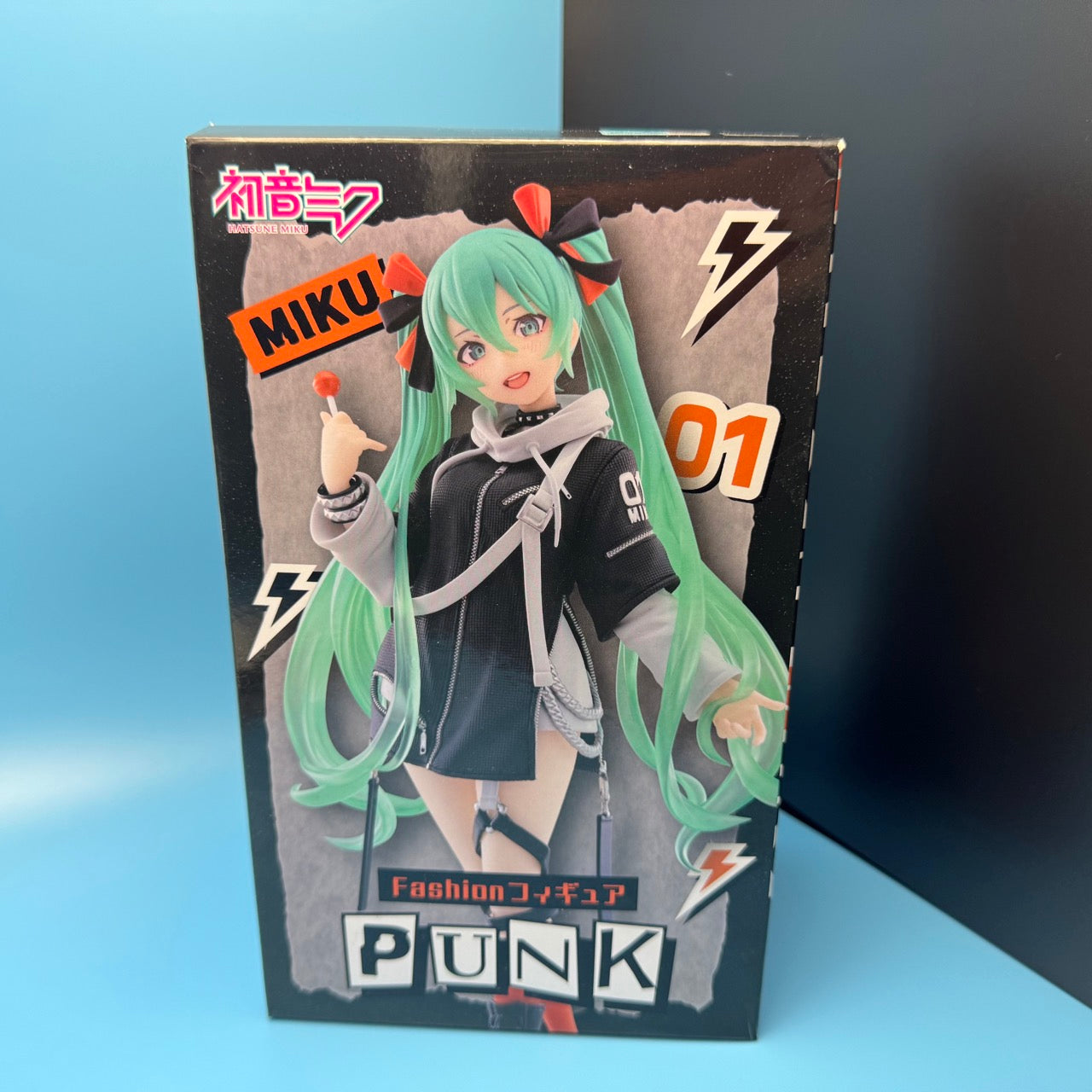 Hatsune Miku – Punk Fashion PVC Figure | Taito Japan