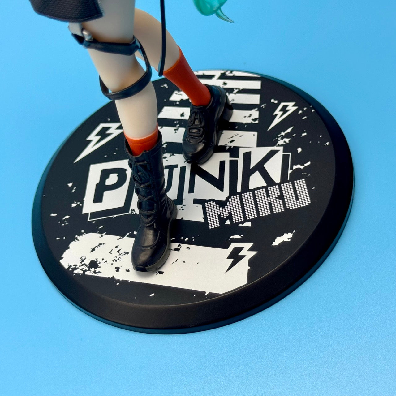 Hatsune Miku – Punk Fashion PVC Figure | Taito Japan