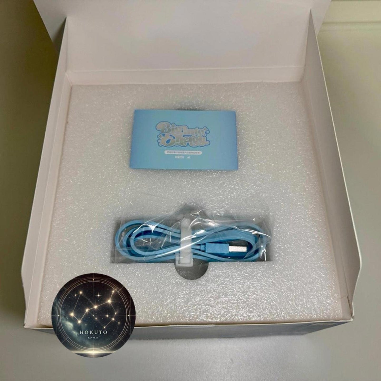 Figura Popmart Labubu Big Into Energy auténtica con base de carga inalámbrica - NUEVA